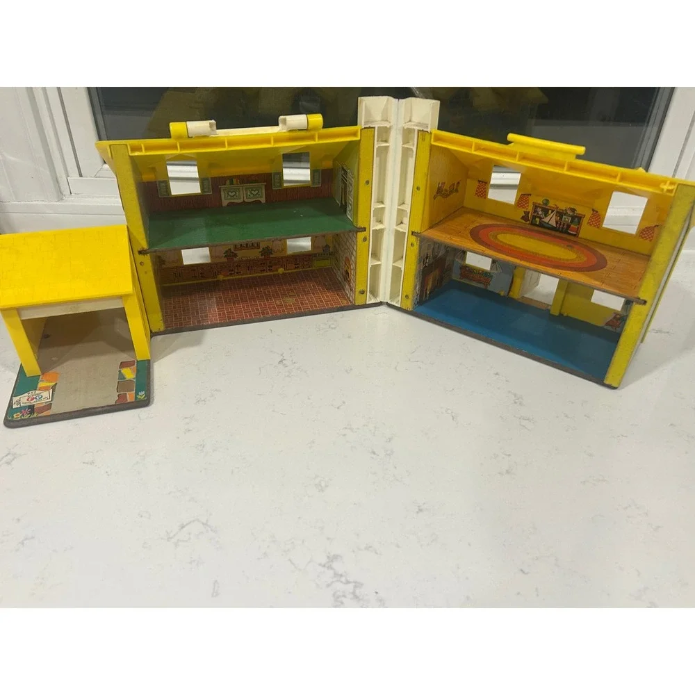 Vintage 1969 Fisher Price Play Family House 952 Blue Yellow Dollhouse Only‎